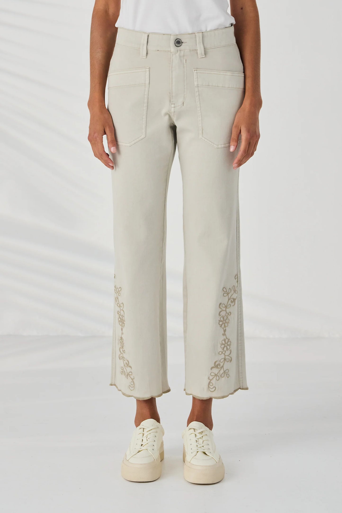 Scallop Jean | Almond