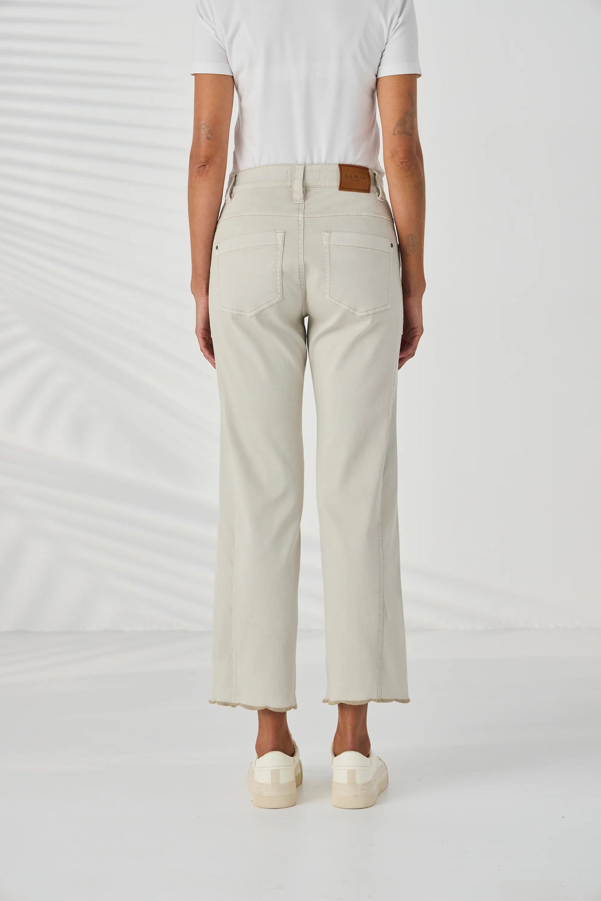 Scallop Jean | Almond