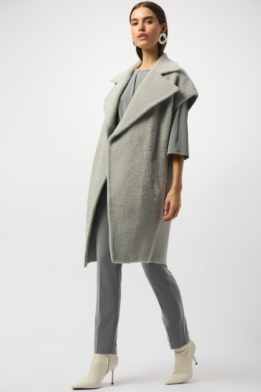 Feather Yarn Boxy Sweater Vest | Light Grey