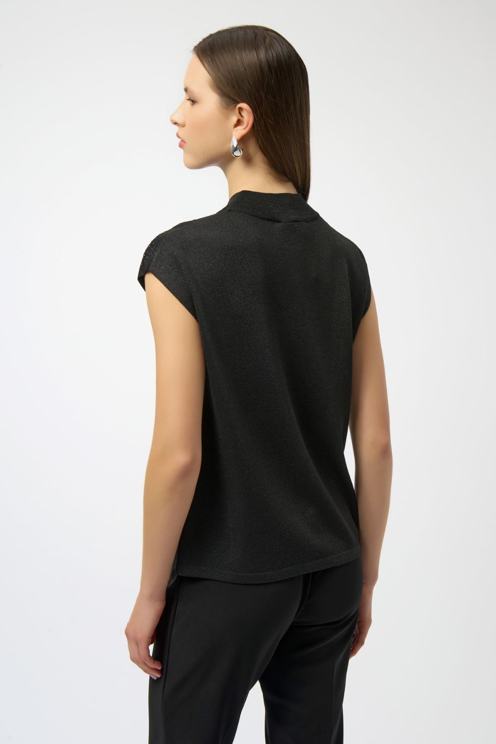 Sleeveless Knit Pullover with Detail | Black/Black