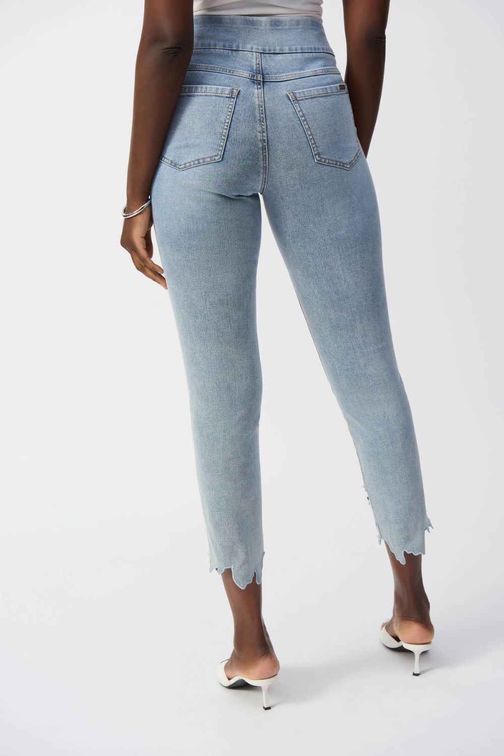 Joseph Ribkoff Slim Fit Pull-On Jeans | Light Blue Denim_Shop 12