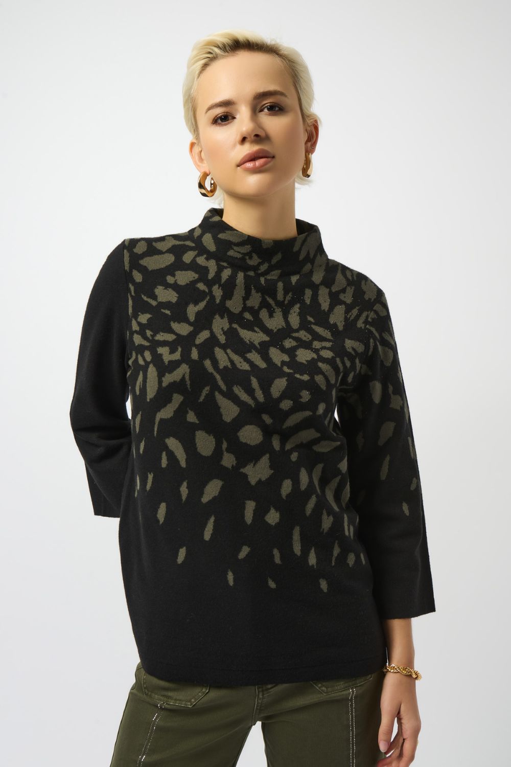 Jacquard Animal Print Sweater | Black/Avocado