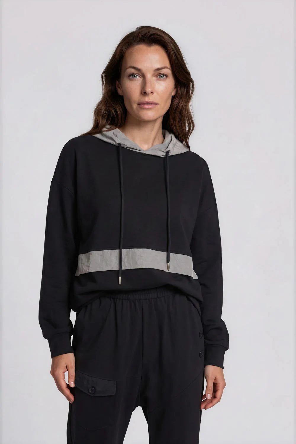 LYL Hooded Tracking Sweater | Black