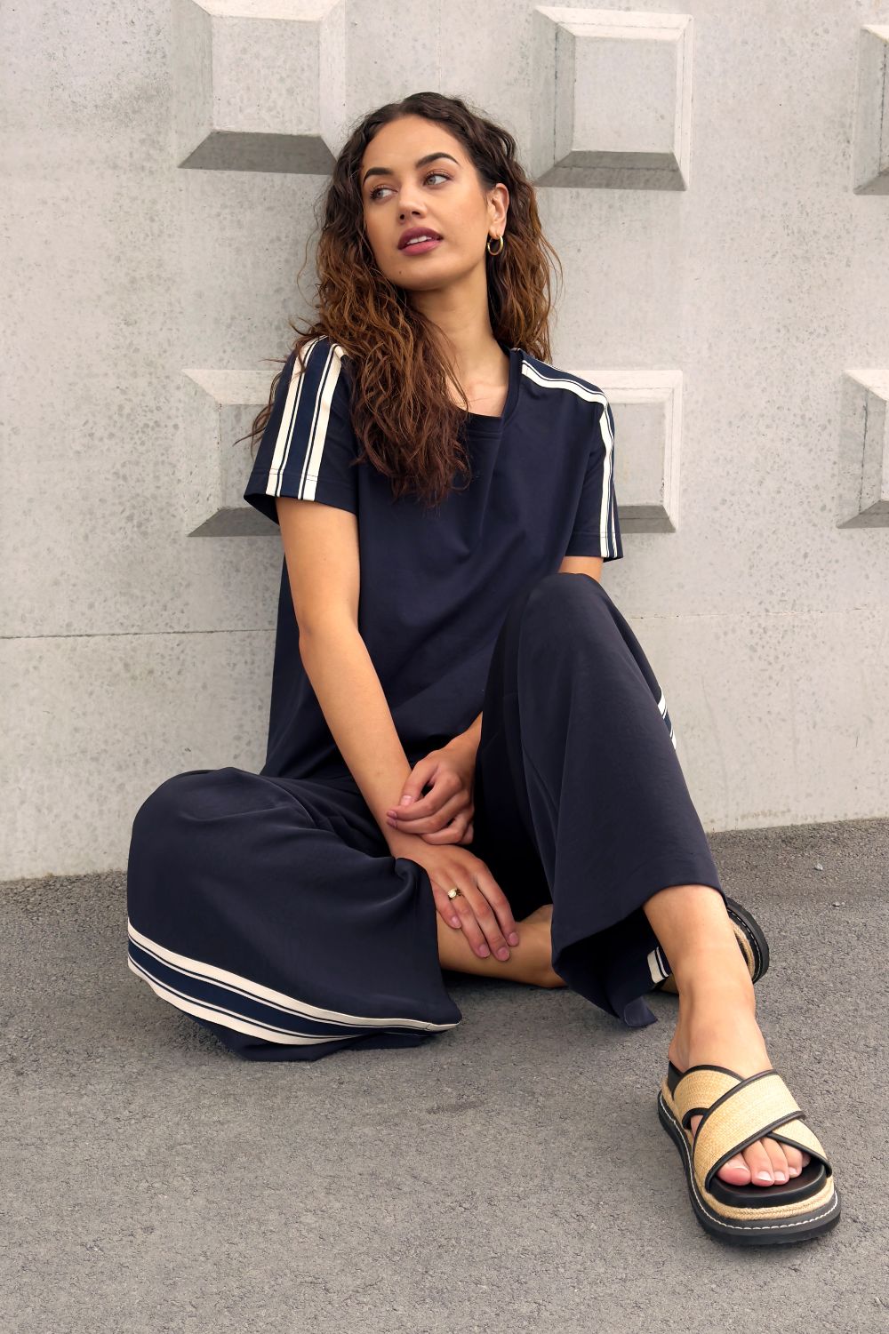 Linear Tee | Navy