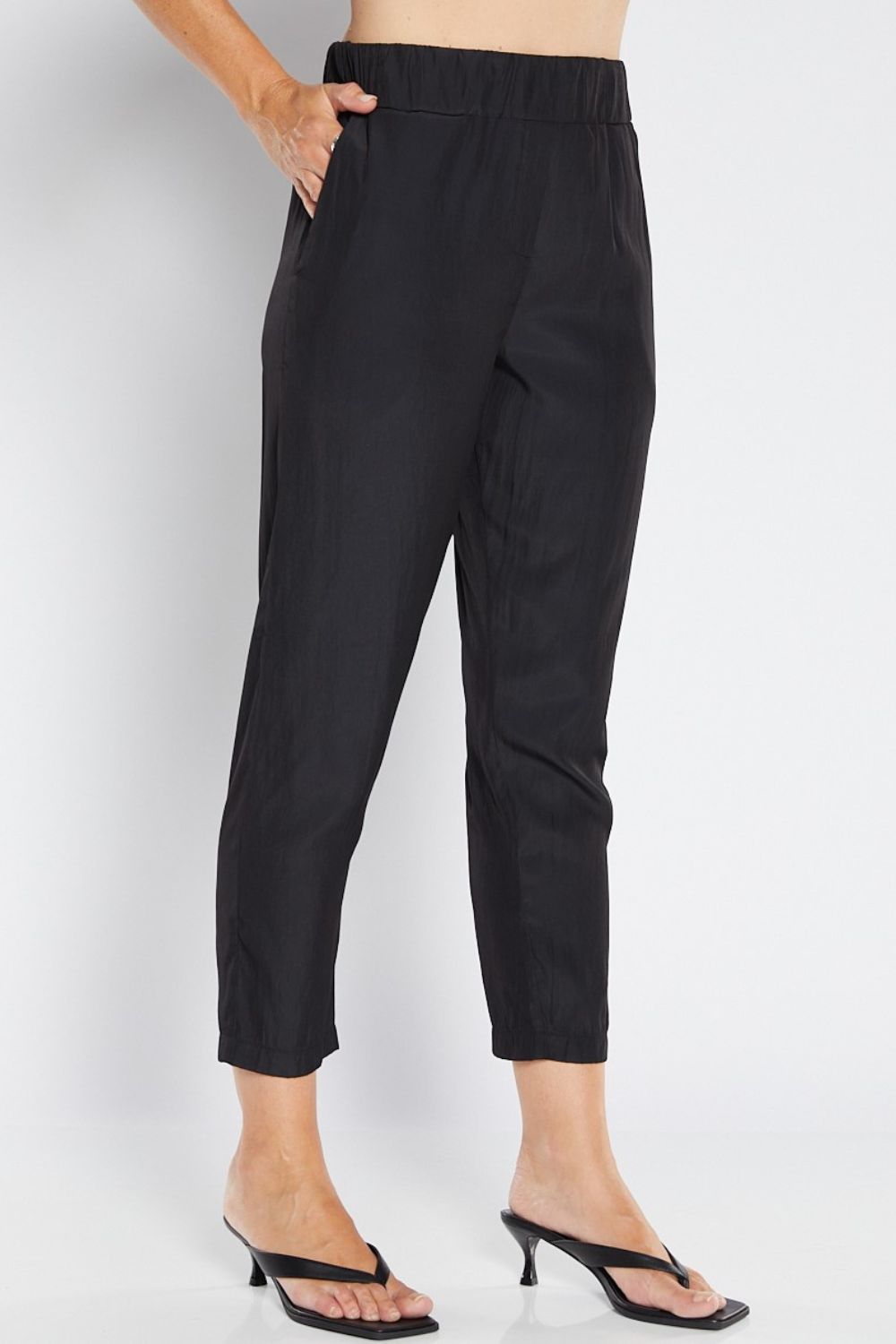 Norah Slim Leg Pant | Black