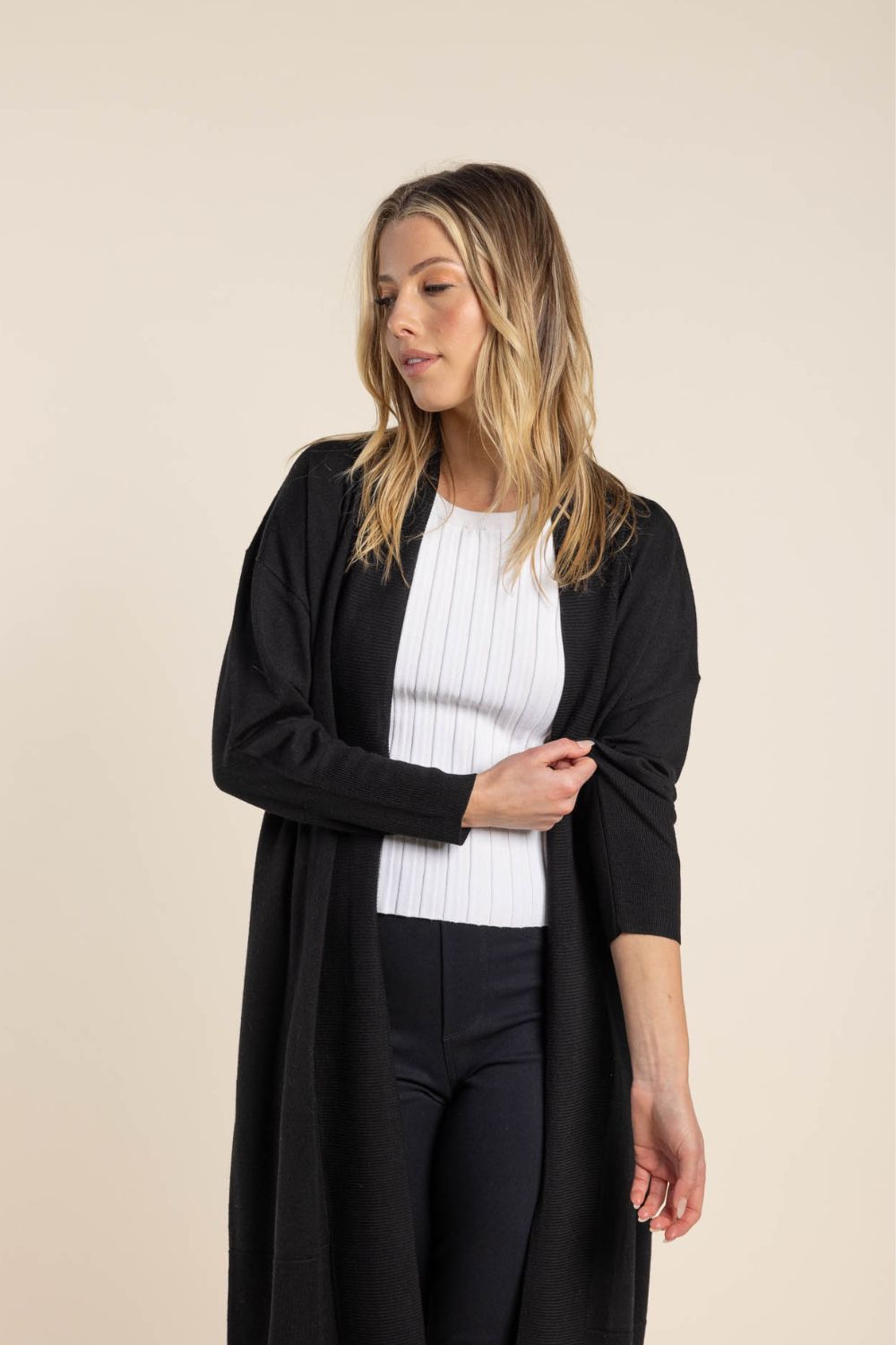 Two T's Long Merino Cardi | Black_Shop12