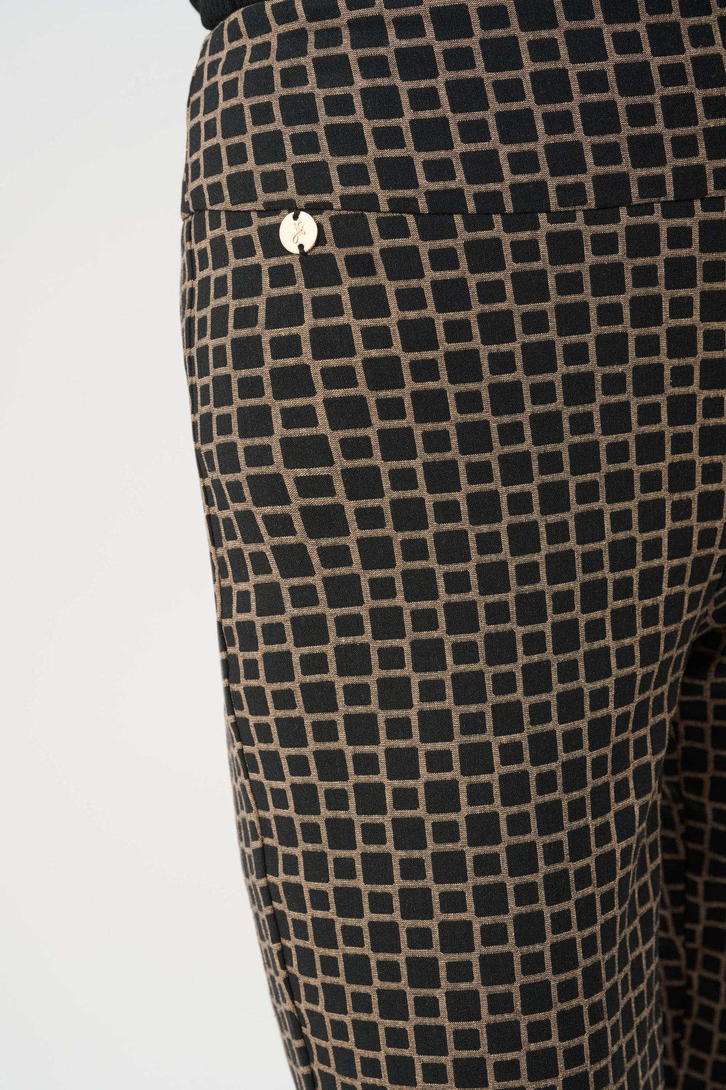 Geometric Jacquard Pull On Pant| Black/Beige