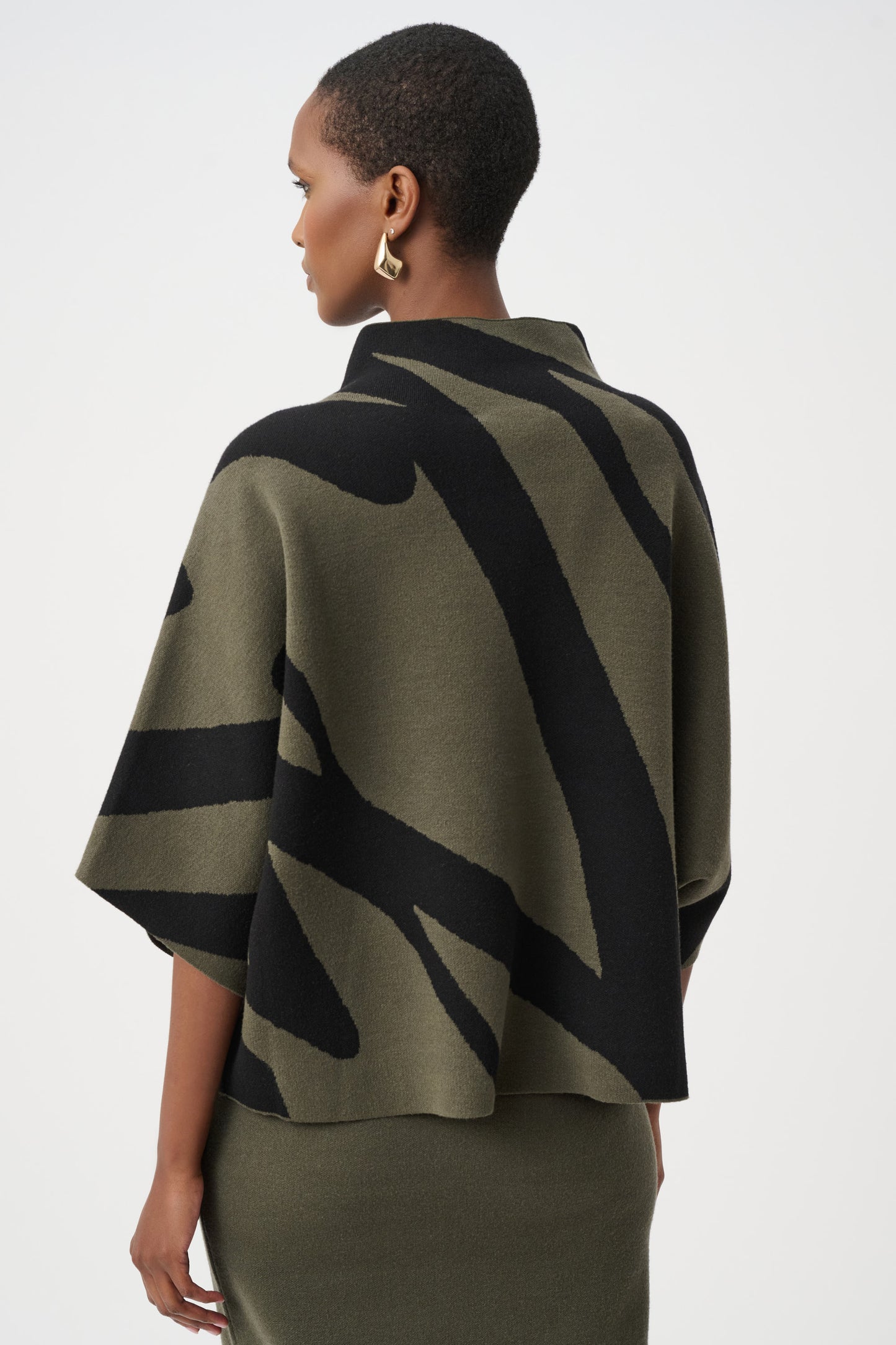 Abstract Jacquard Funnel-Neck | Avocado