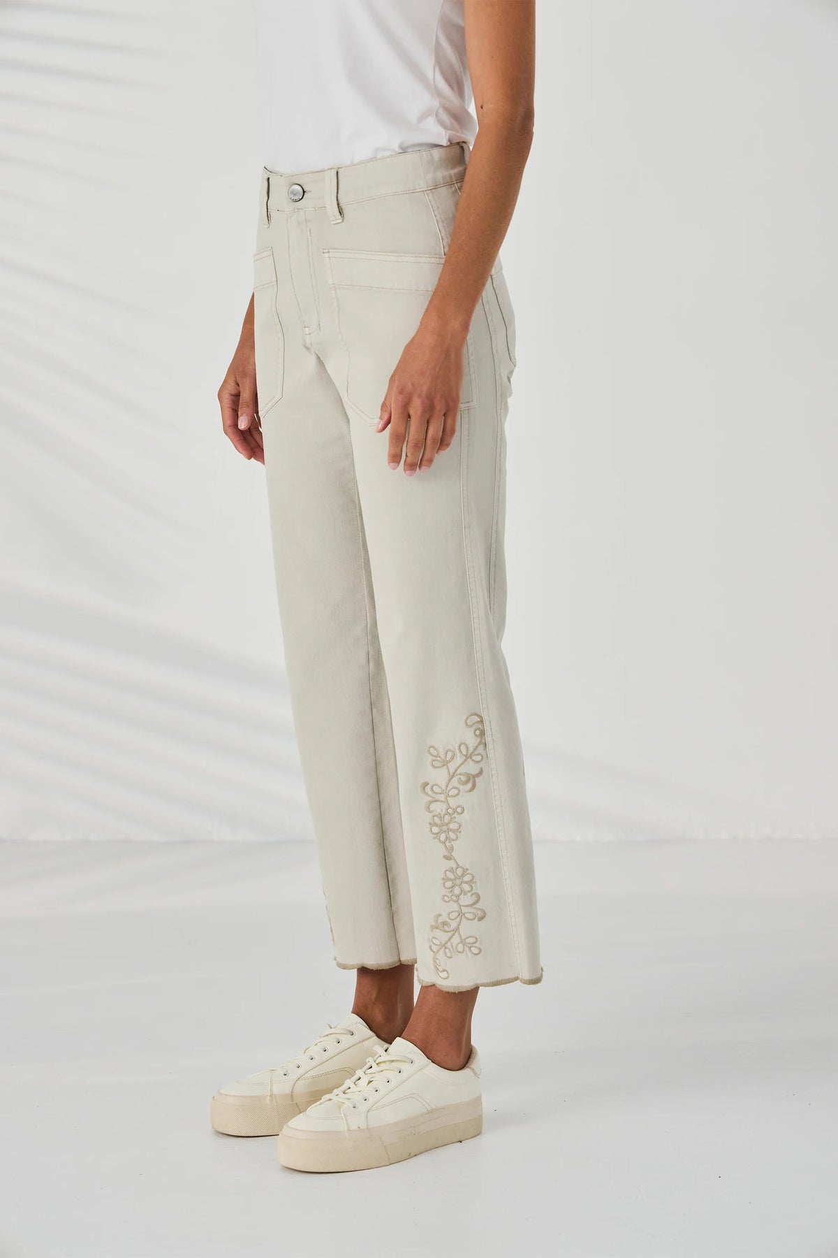 Scallop Jean | Almond