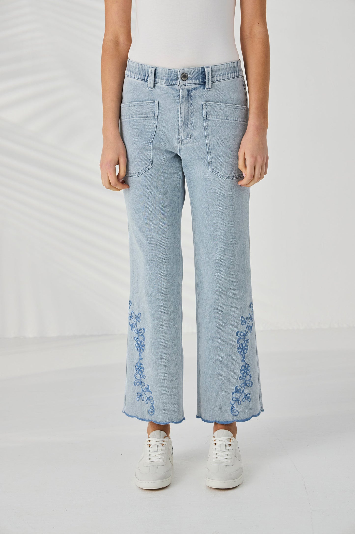 Scallop Jean | Bleached