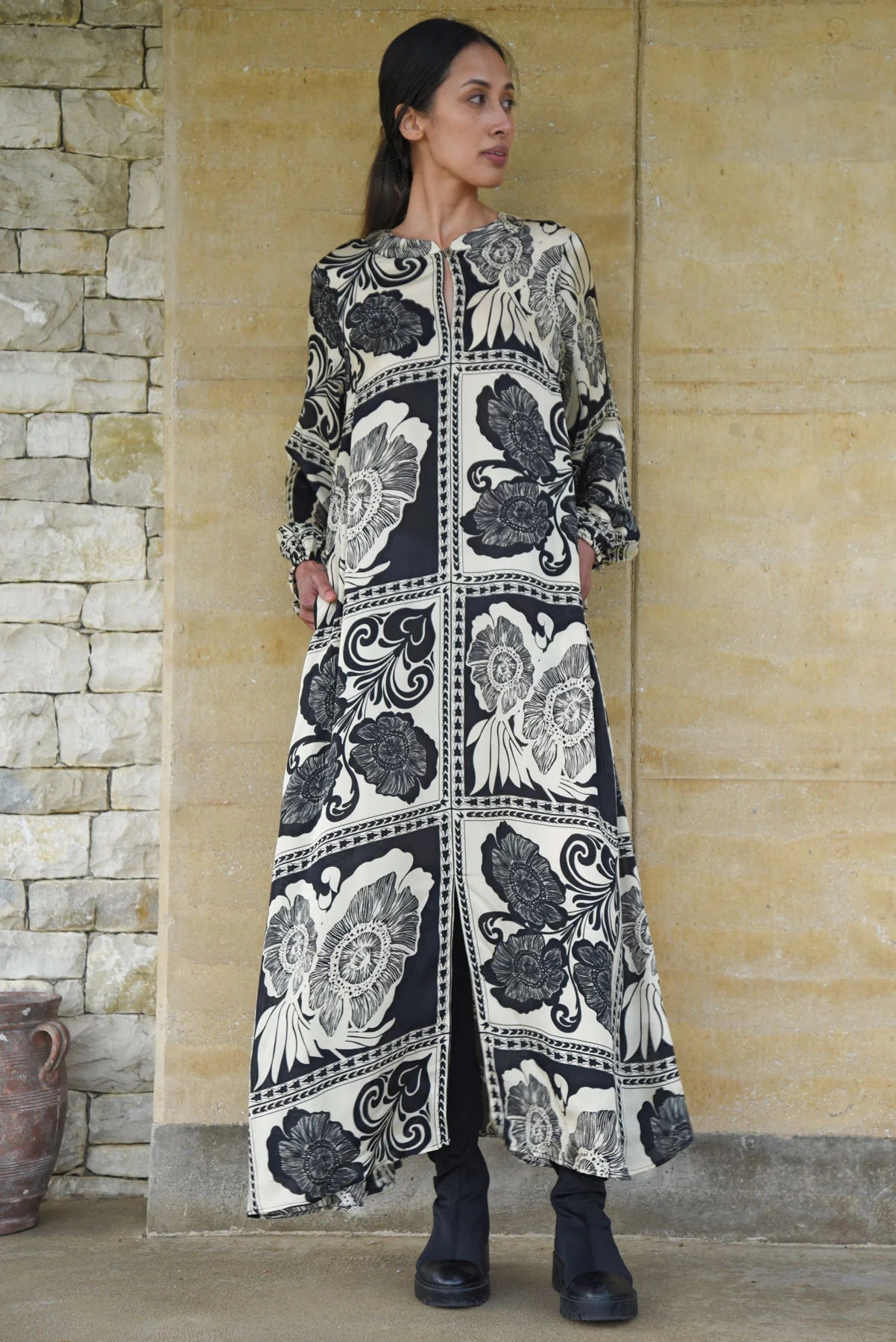 The Art Of Giving Dress | Black
