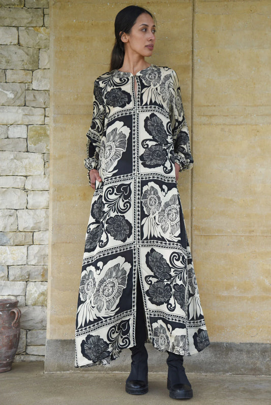 The Art Of Giving Dress | Black