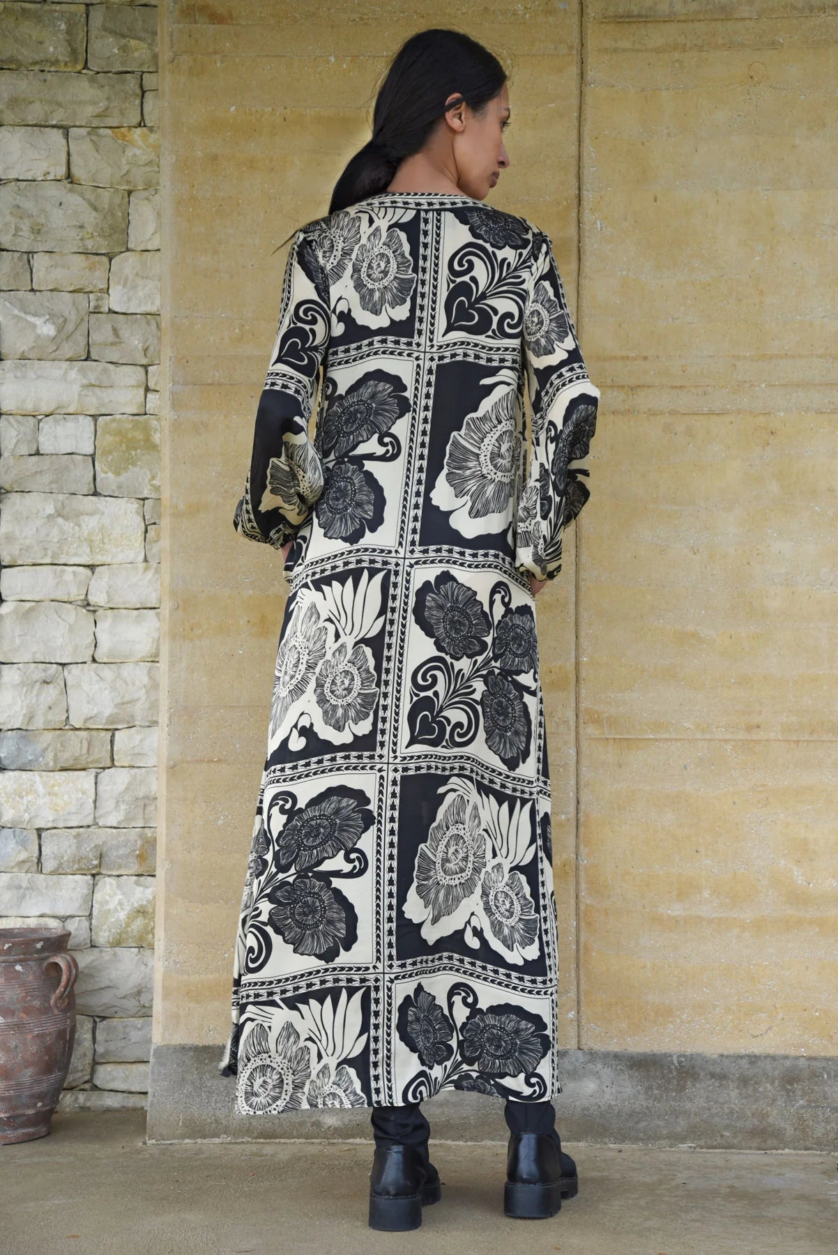 The Art Of Giving Dress | Black