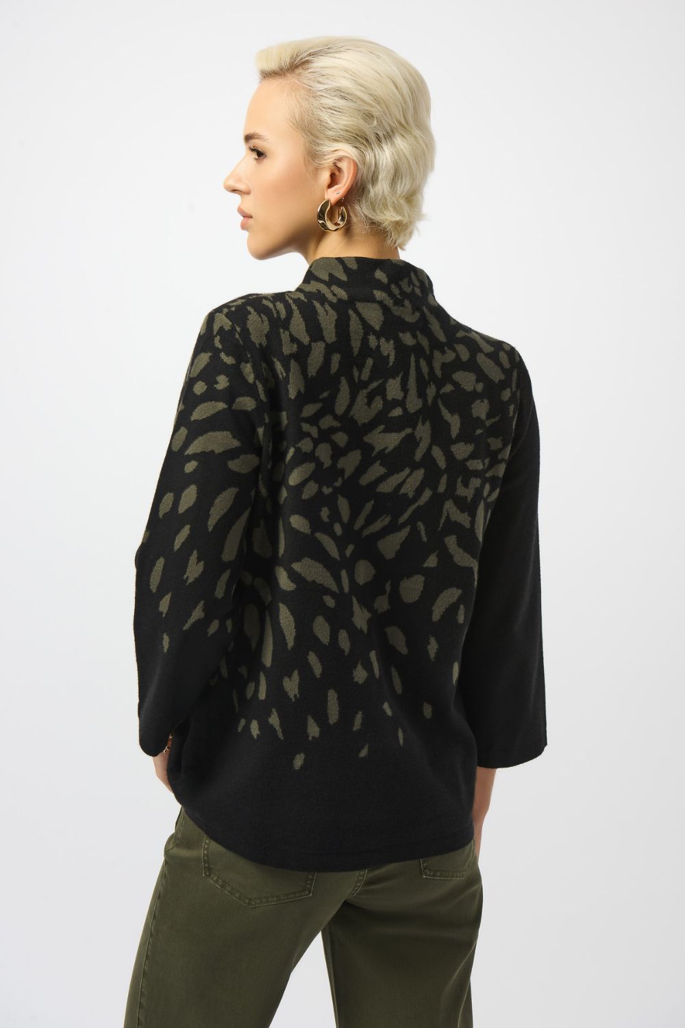 Jacquard Animal Print Sweater | Black/Avocado