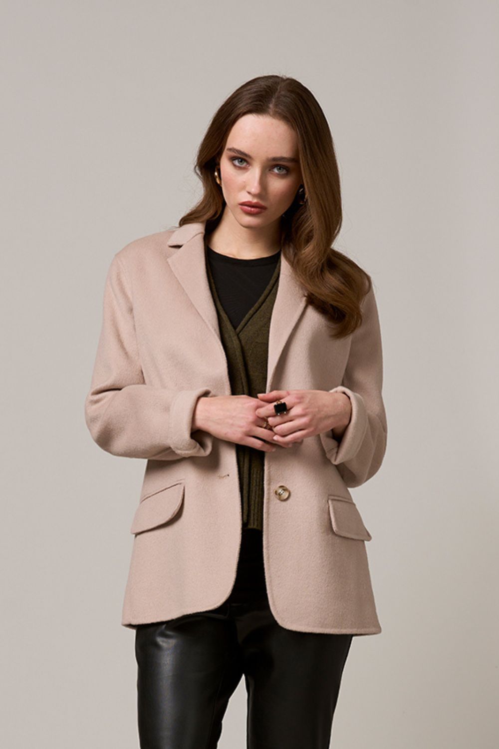 Conrad Blazer | Latte