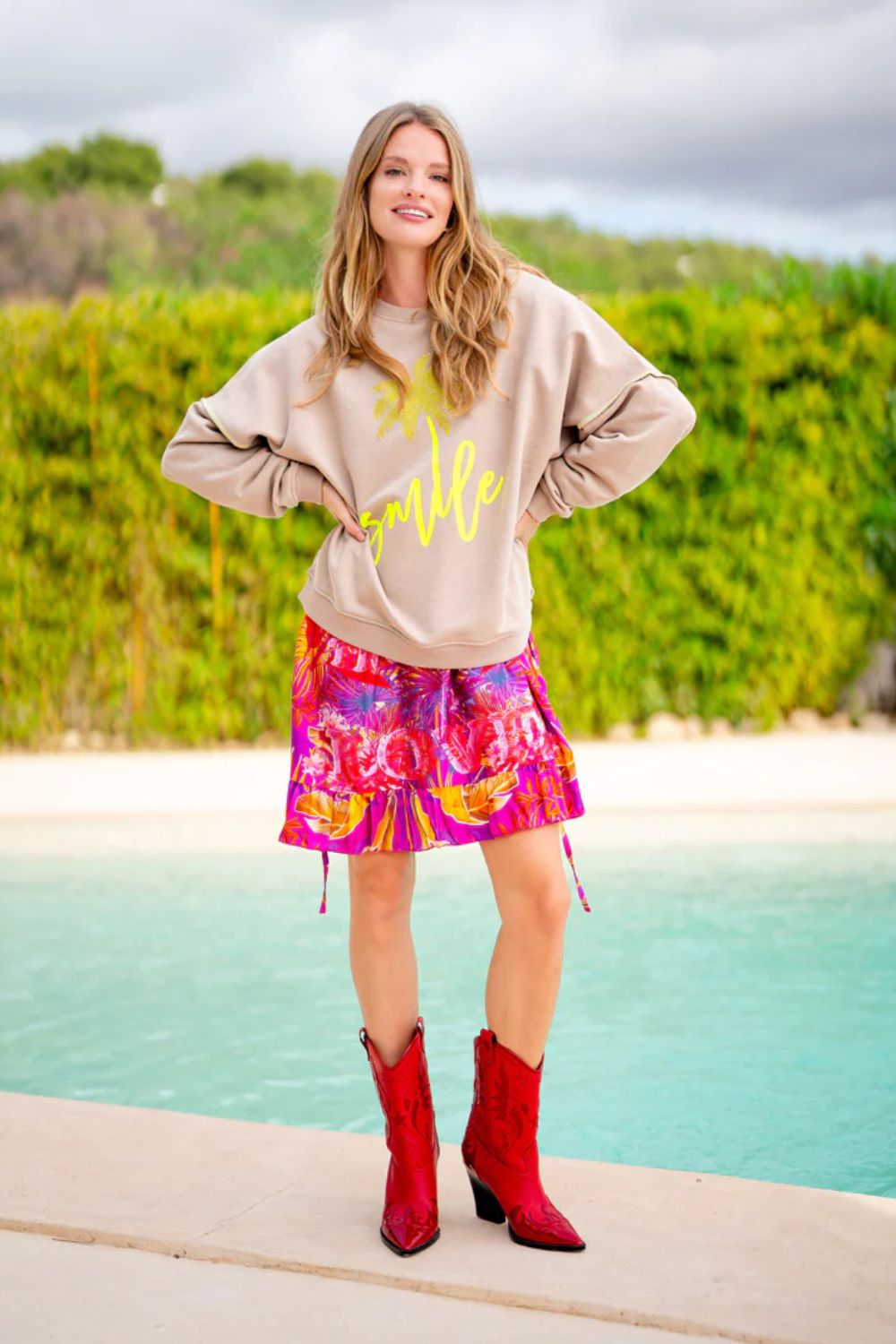 Round Neck Sweatshirt | Smile Palm