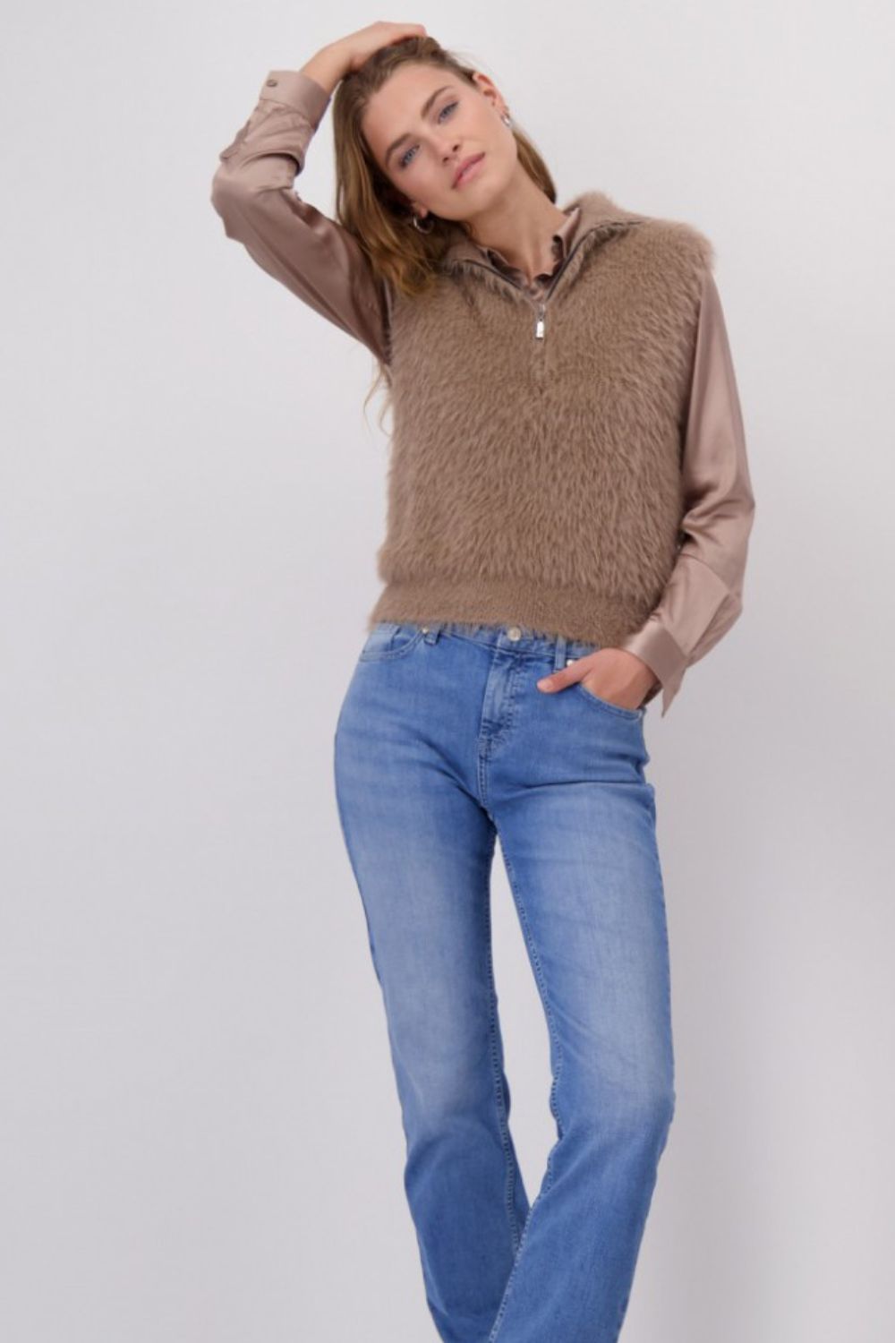 Fluffy Vest | Milk Chocolate