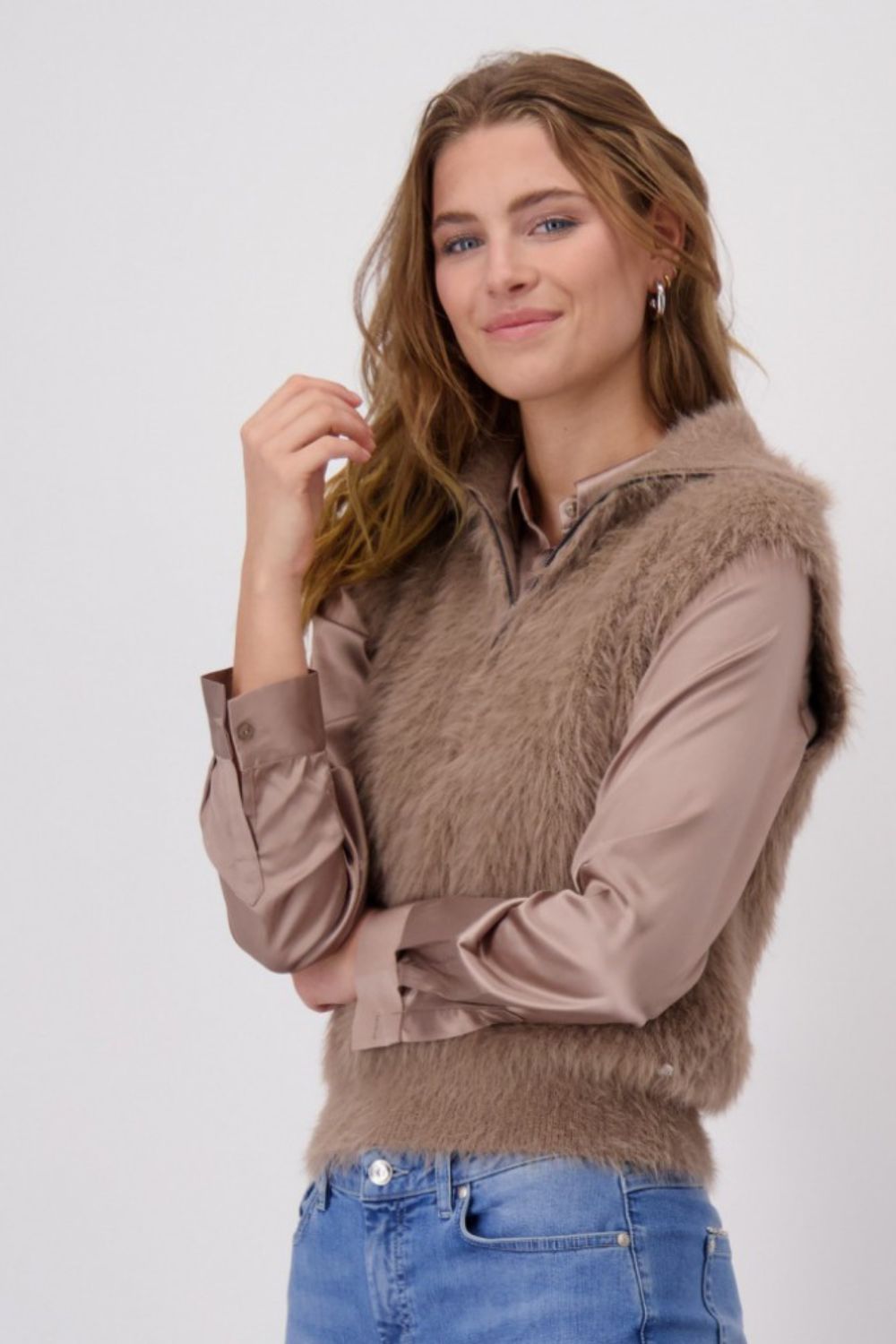 Fluffy Vest | Milk Chocolate