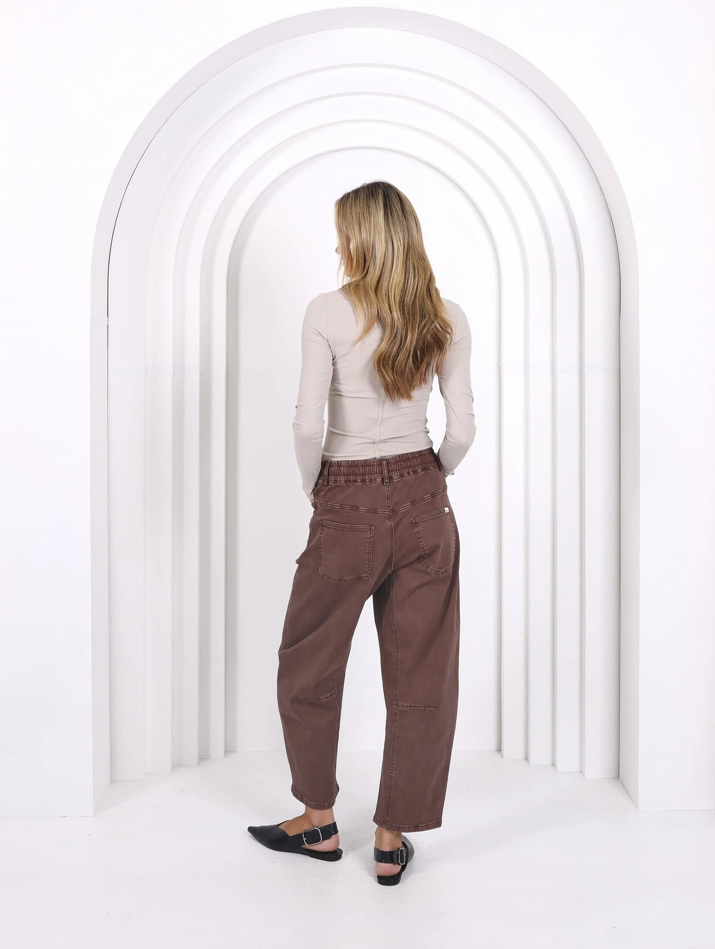 Leo Barrel Jeans | Chocolate