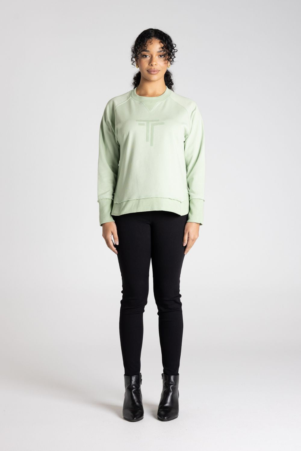 Raw Edge Sweat Logo | Pistachio