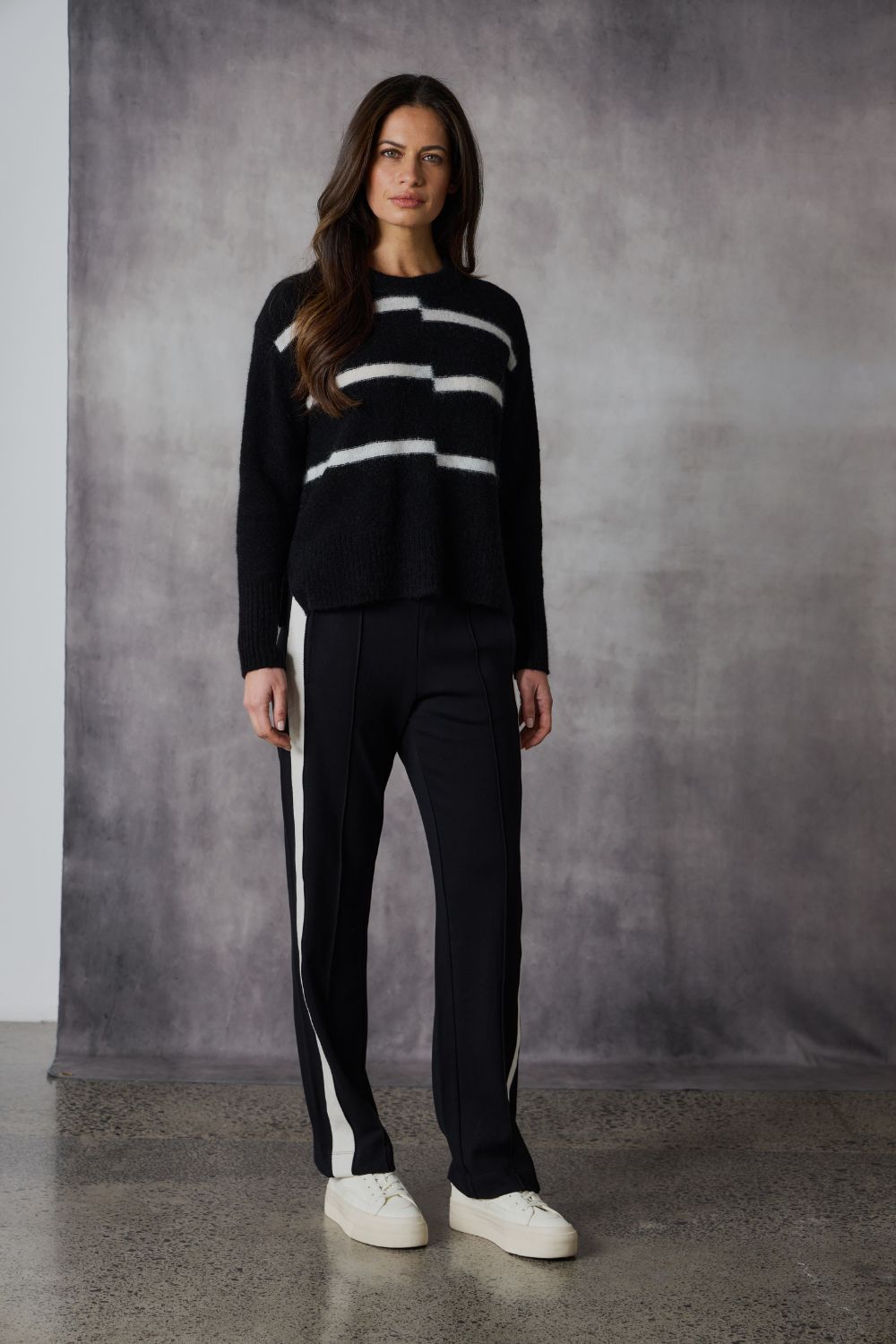 Peak Sweater | Black