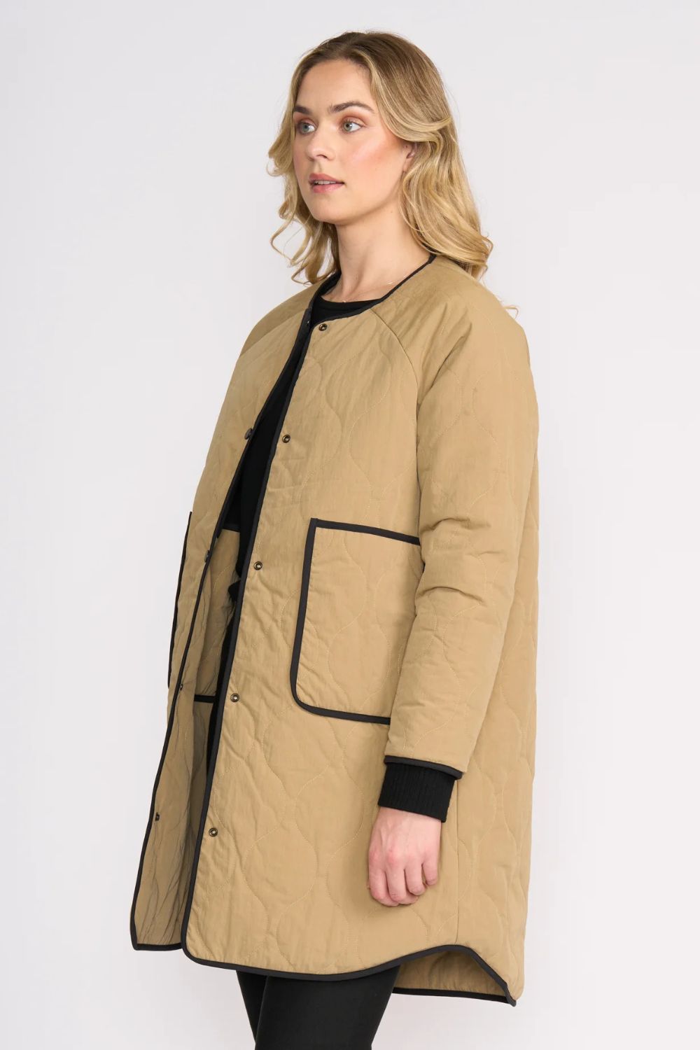 Hidden Talent Reversible Coat | Black & Tan