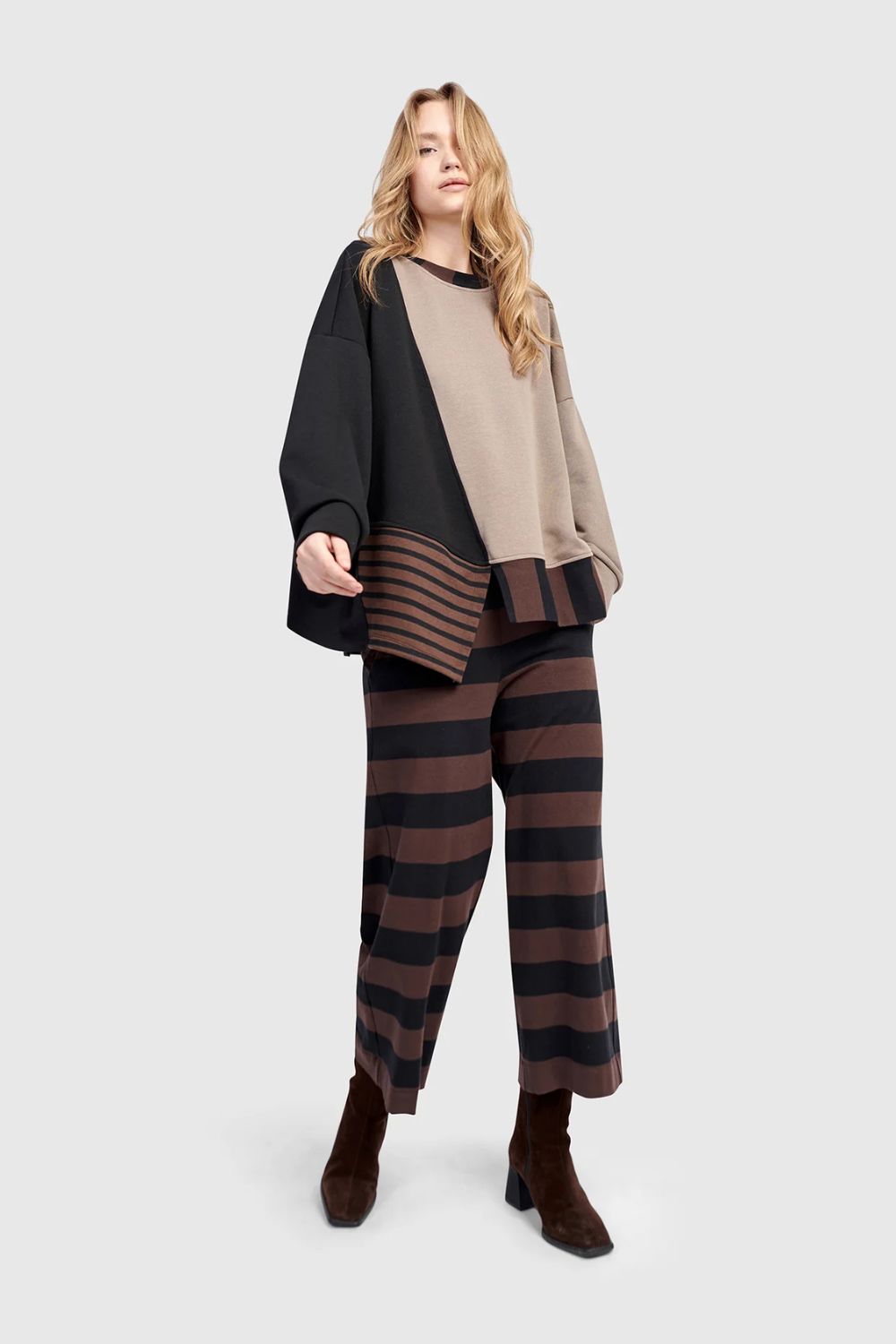 Urban Retro-Fit Cropped Pants | Brown