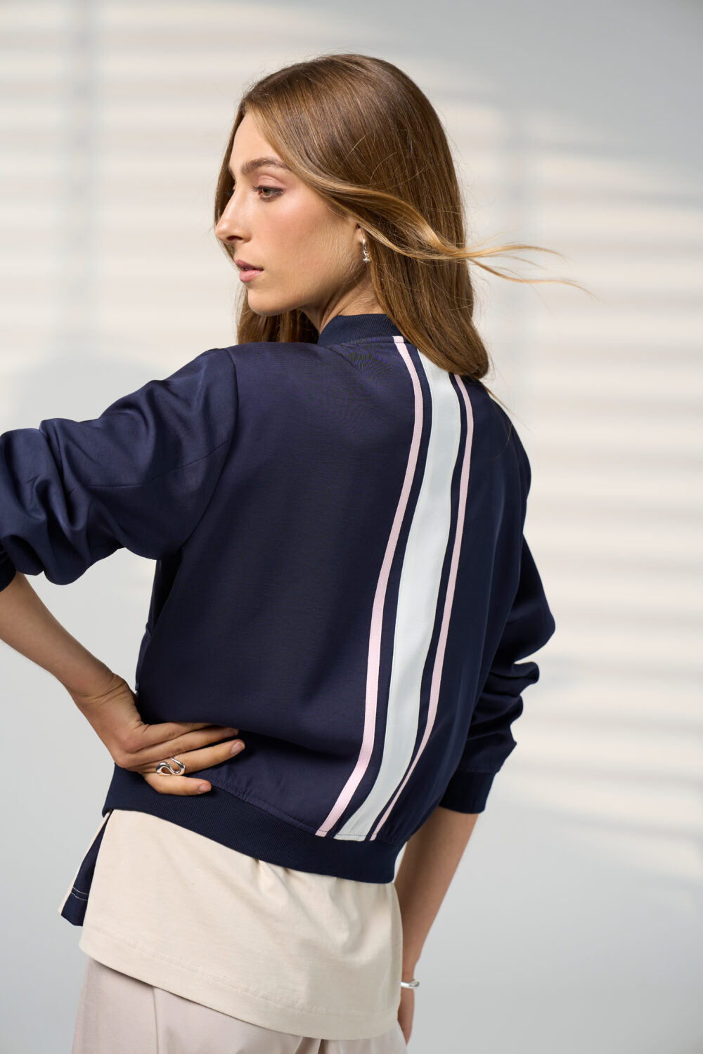 Contour Jacket | Navy/White