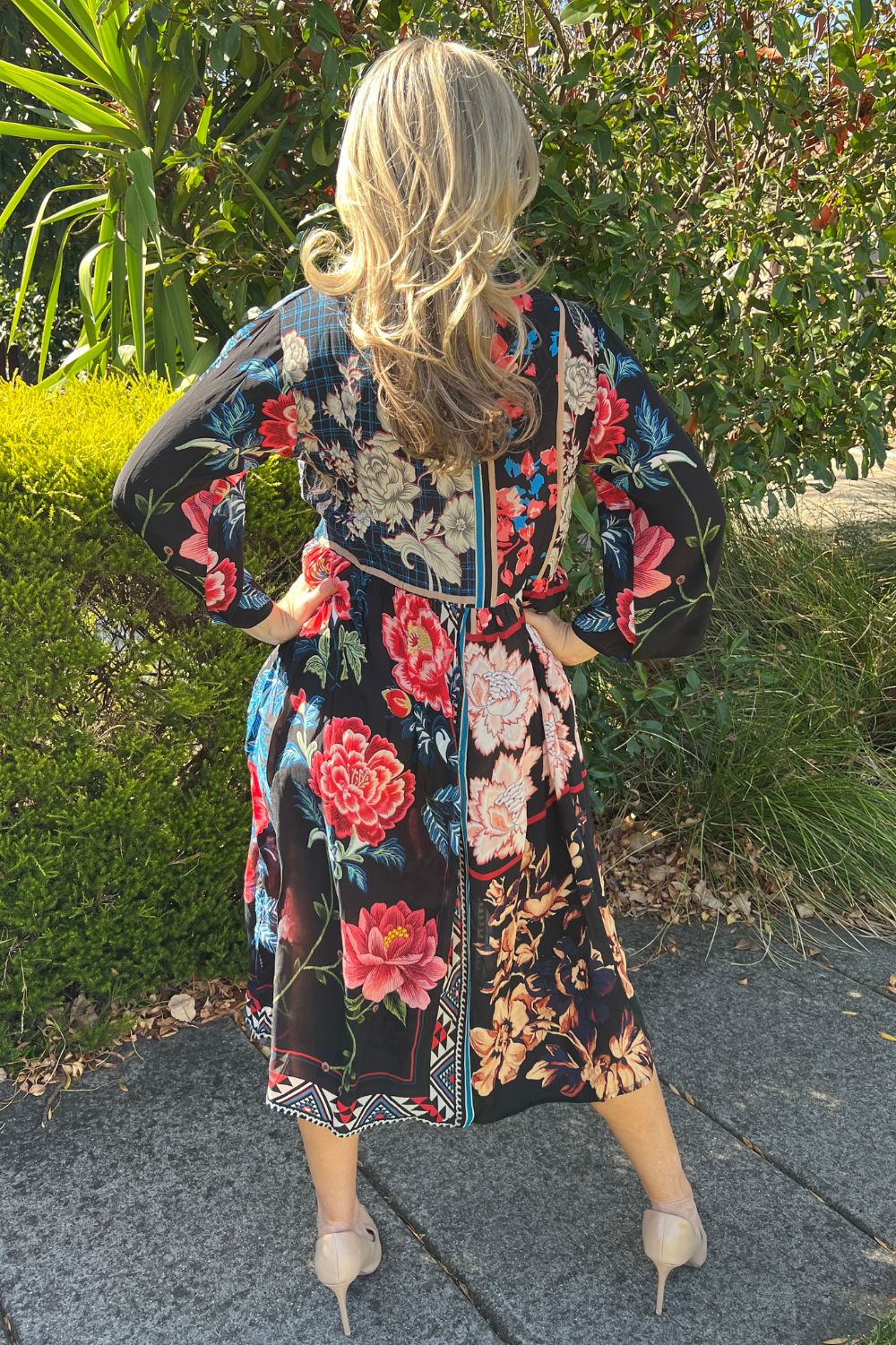 Erin V-Neck Dress | Indigo Dahlia
