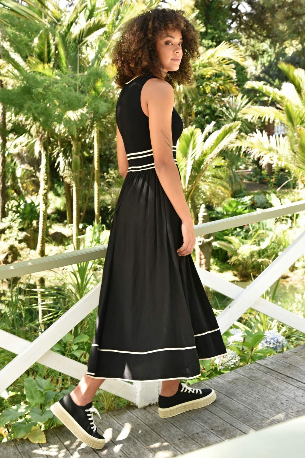 Draw The Line Dress | Black