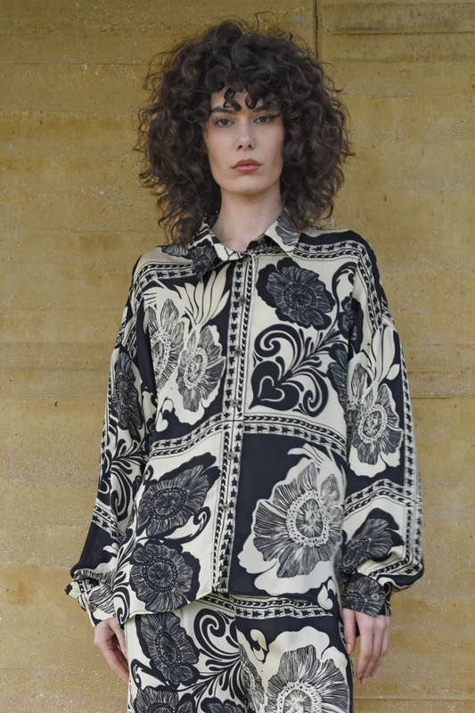 Under The Sun Shirt | Black